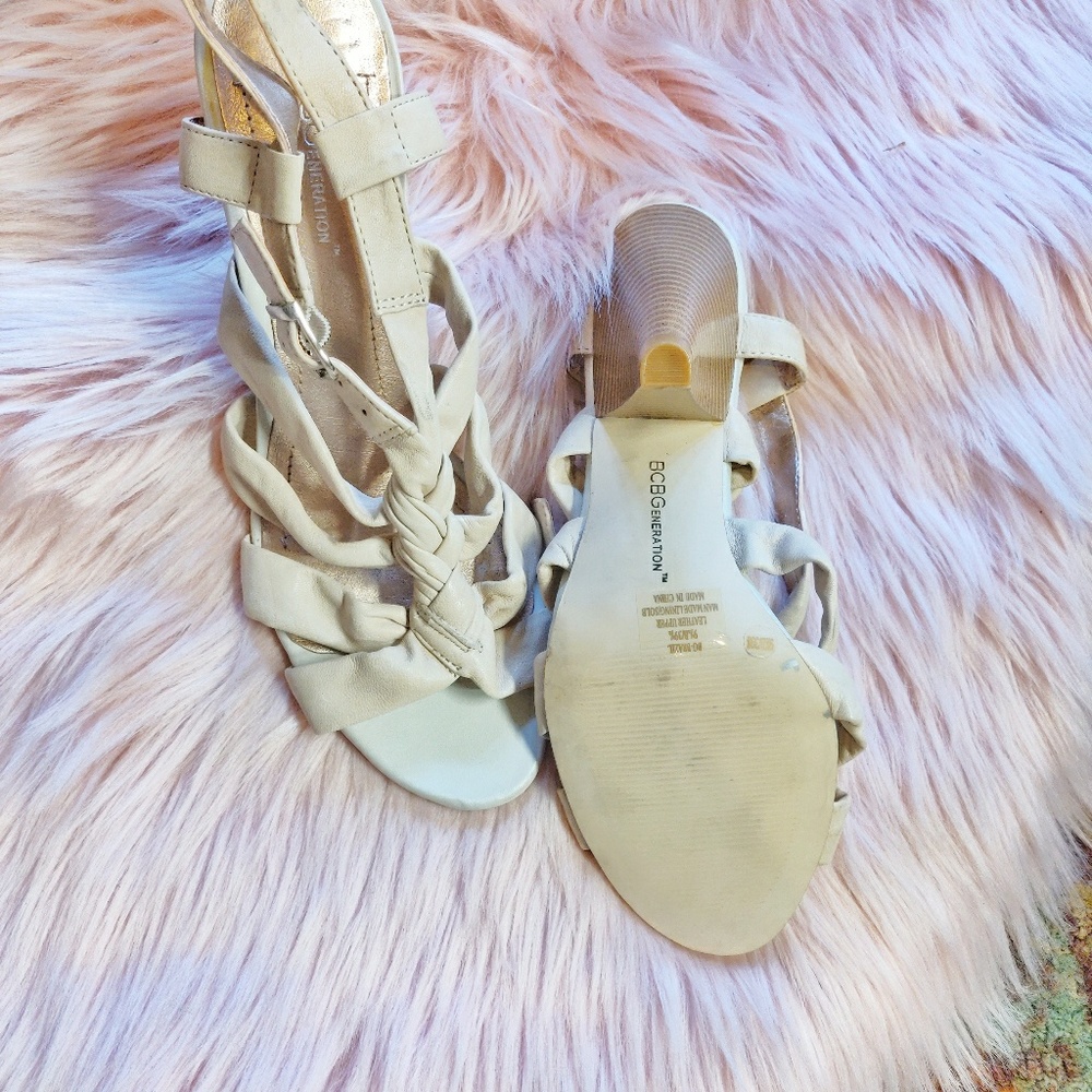 BCBGENERATION ivory heel